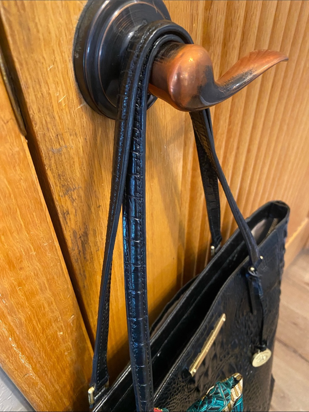 BRAHMIN LRG WOMEN'S BLACK CROC EMBOSSED GENUINE LEATHER TOTE W/ GOLD HARDWARE - Picture 5 of 12